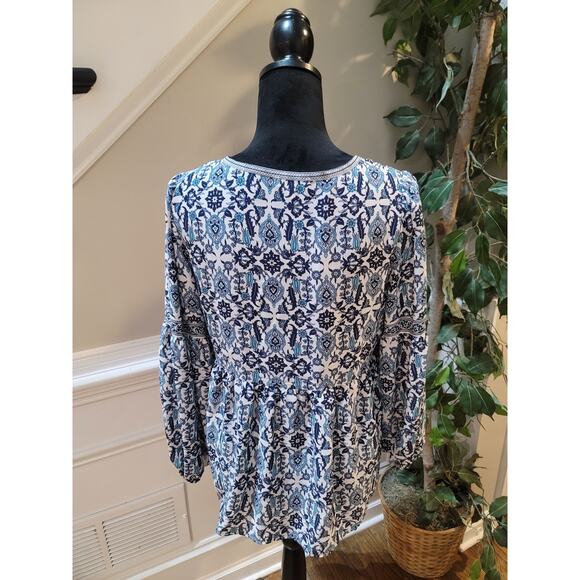 Max Studio Blouse Women's Small Blue White Boho Print Long Sleeve Peasant Top - Picture 9 of 13